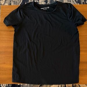 Outdoor Voices Women’s Medium Black Tee